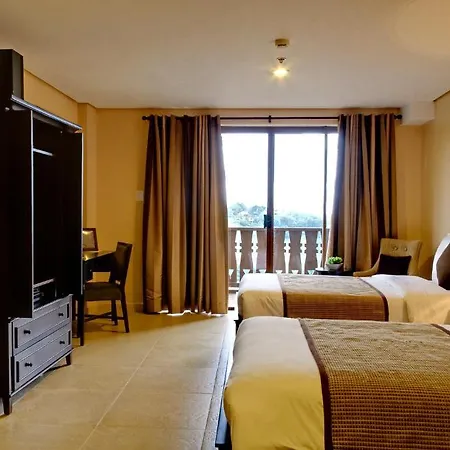 Crosswinds Resort Suites Tagaytay City Exterior photo