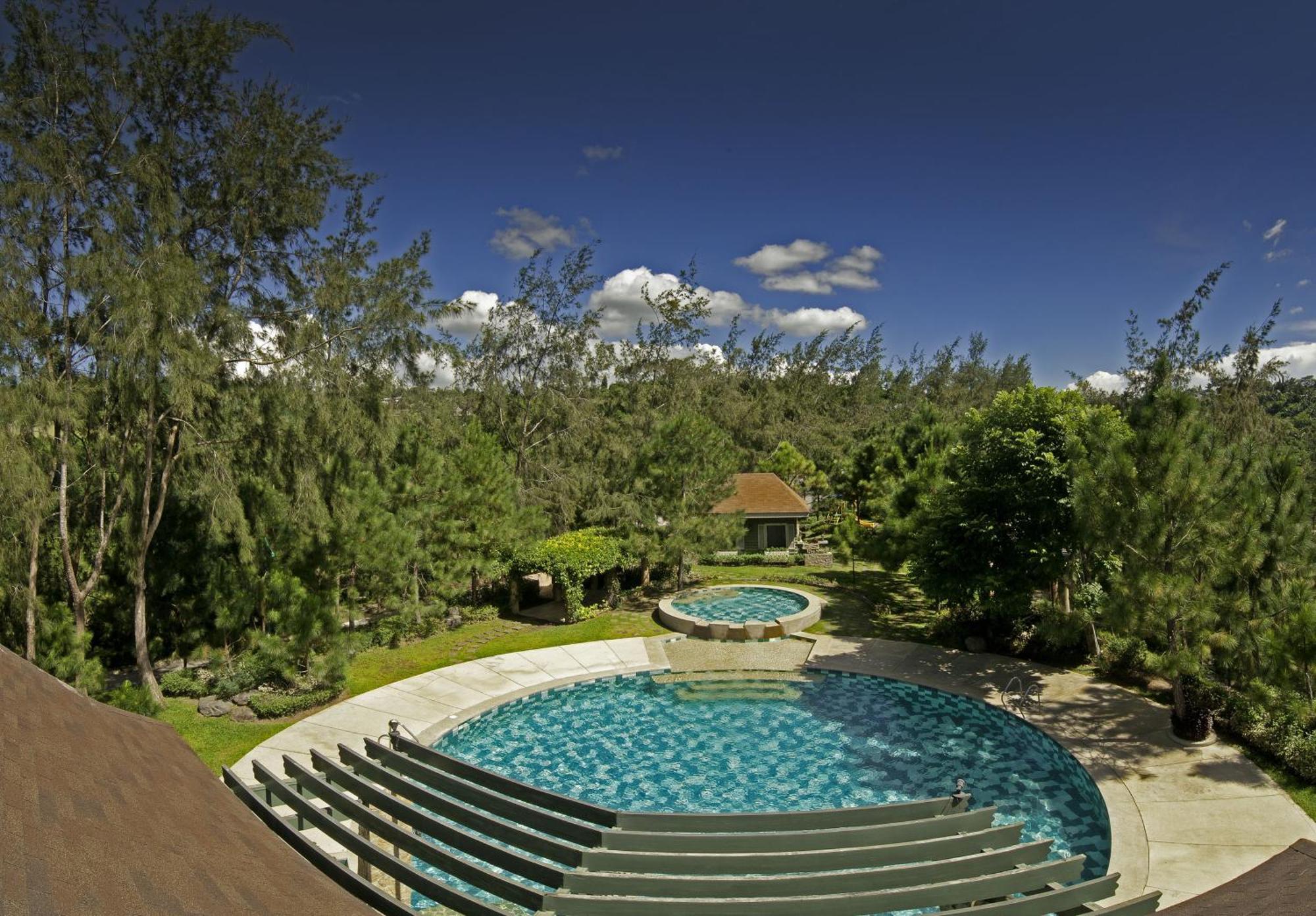 Crosswinds Aparthotel Tagaytay City